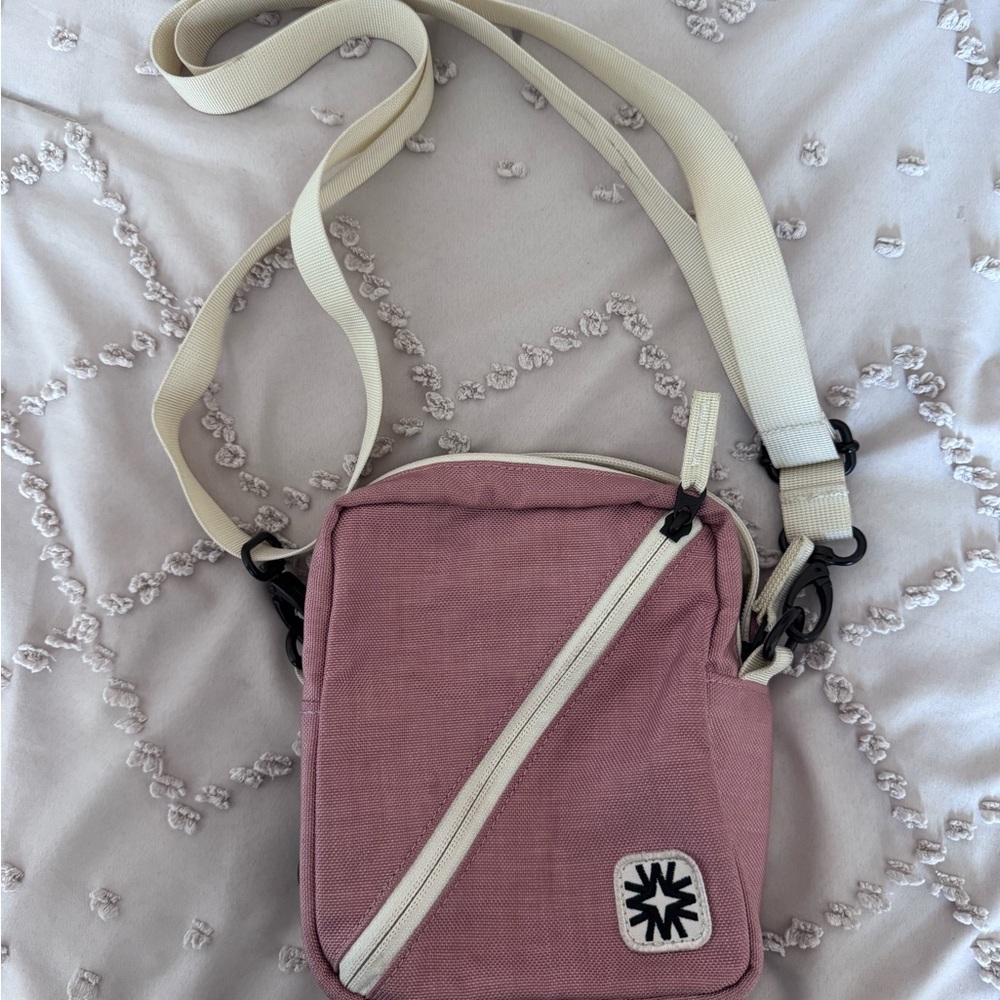 Walker Family Goods Mini Messenger in Rose